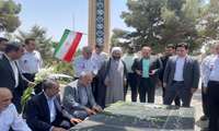حضور وزیر بهداشت در گلزار شهدا گرمدره استان البرز در حاشیه اجلاس روسای اورژانس پیش بیمارستانی سراسر کشور